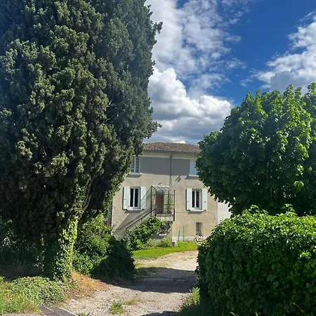 Le Clos Des Laurons فندق مبيت وإفطار